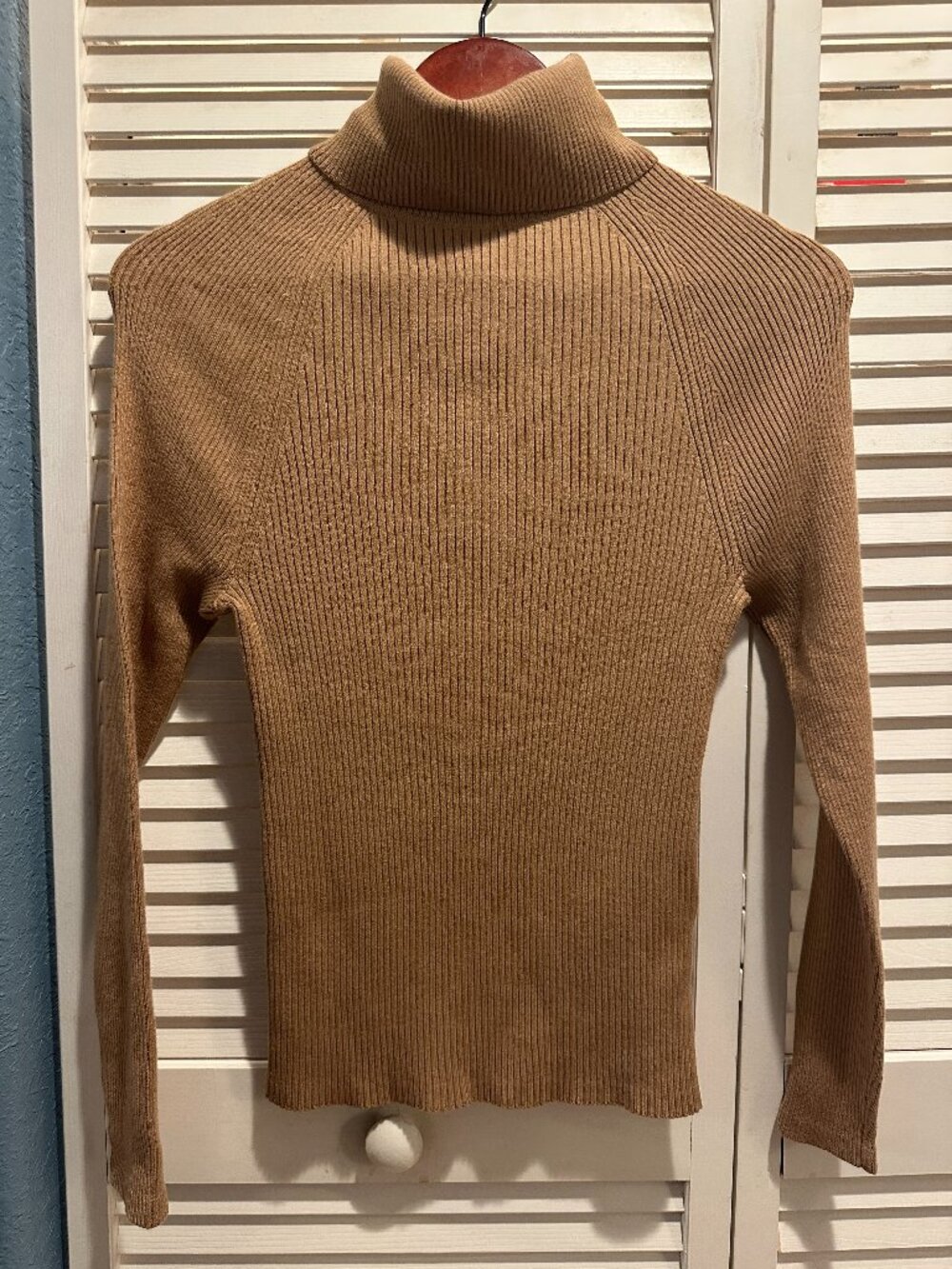 Banana Republic Petite M Camel Brown Ribbed Turtleneck Sweater Fitted Quiet Lux